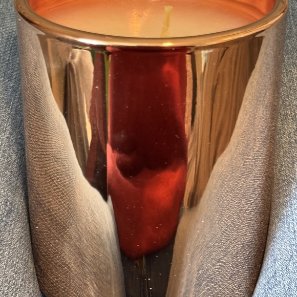 Thymes 6.5 Oz SIMMERED CIDER Aromatic candle - Picture 3 of 4